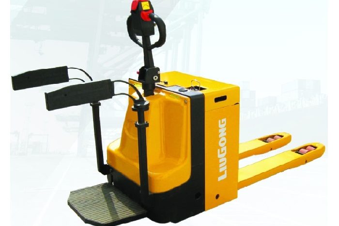  Xe nâng điện CLG2030L-WA (tầm thấp)